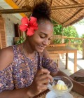 Rencontre Femme Madagascar à Nosy be : Rosina, 24 ans